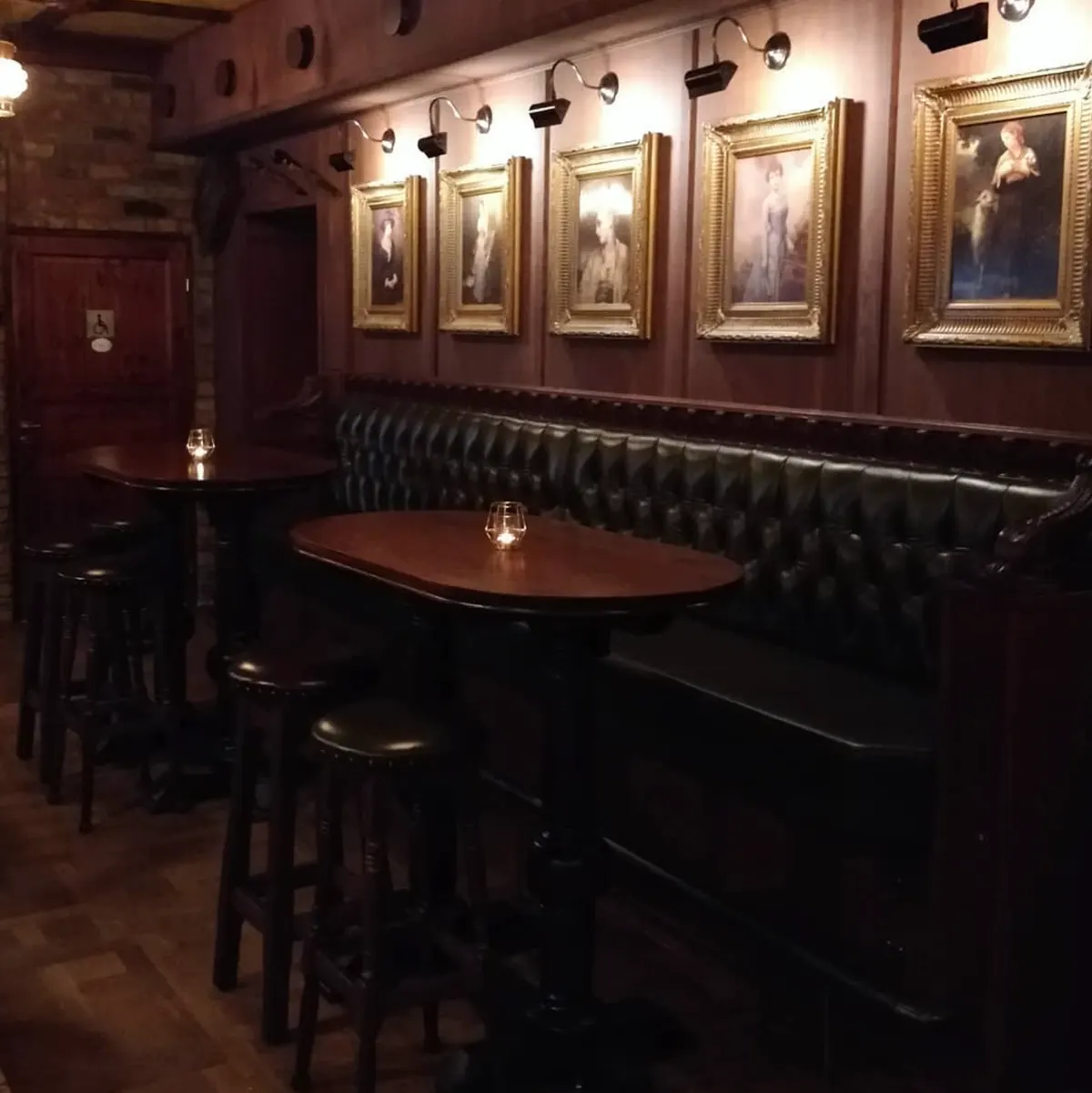 The Irishman Pub 3