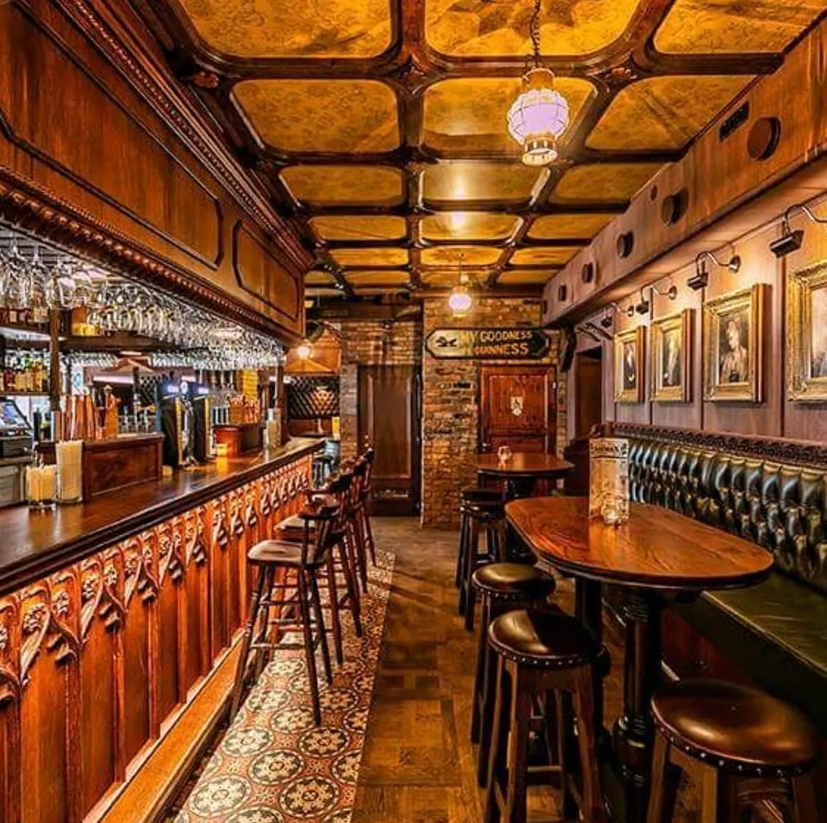 The Irishman Pub 4